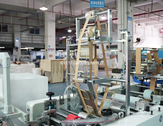 Handle Making And Pasting Machine 02